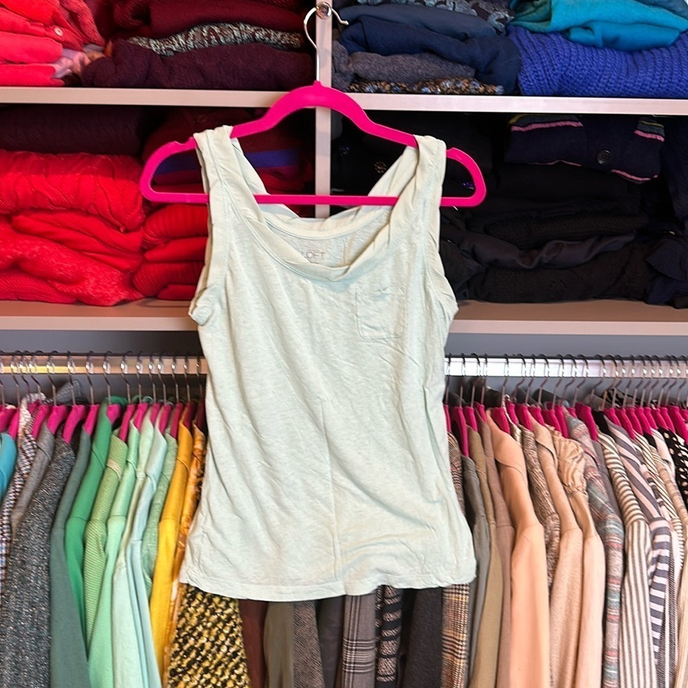Loft mint sleeveless scoop neck t shirt size XS